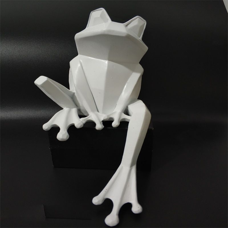 Origami Statue White Frosch