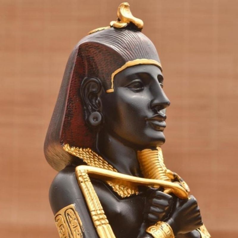 Pharao -Mann Statue